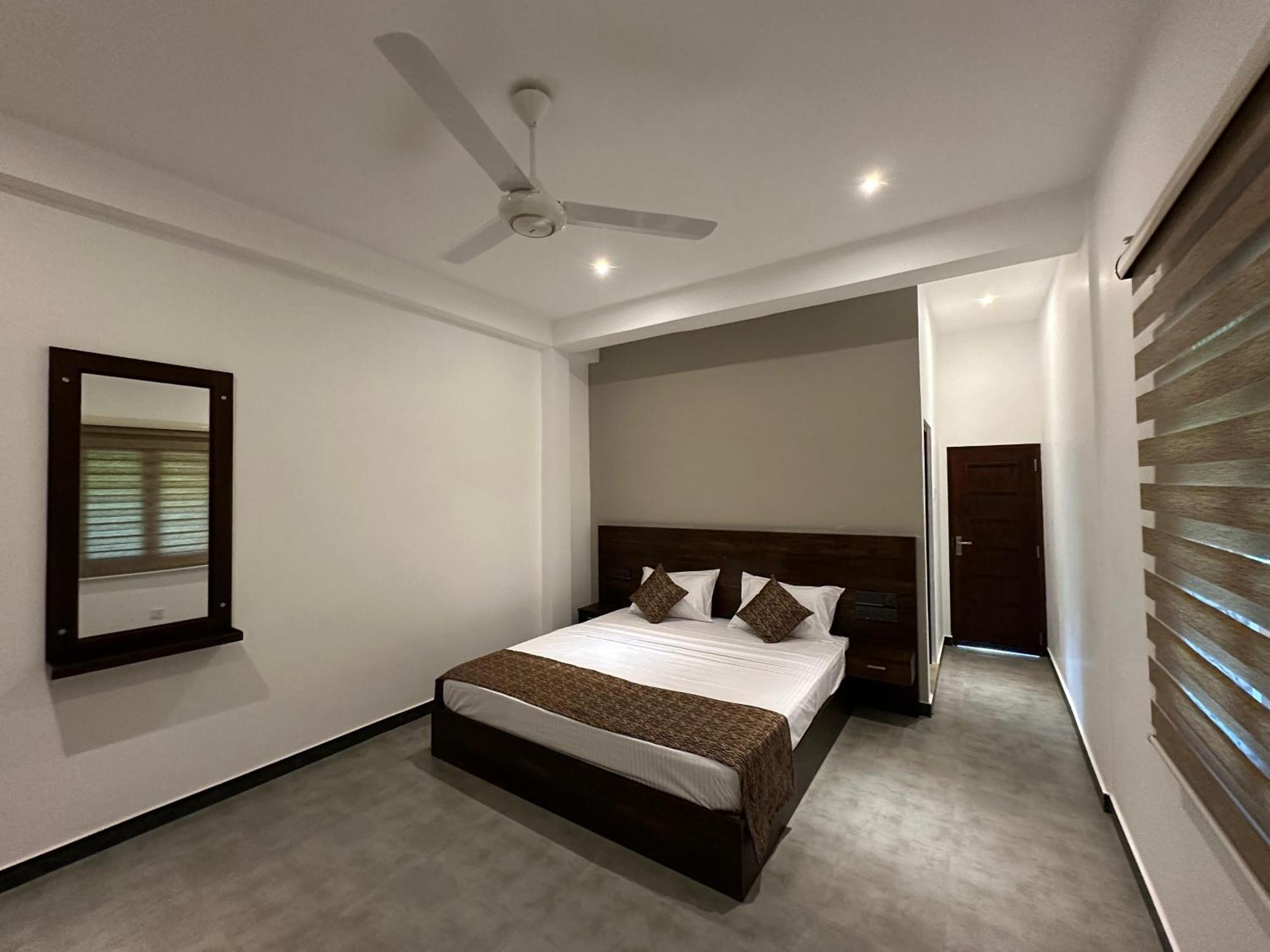 Cocos Polhena Hotel Matara Ngoại thất bức ảnh