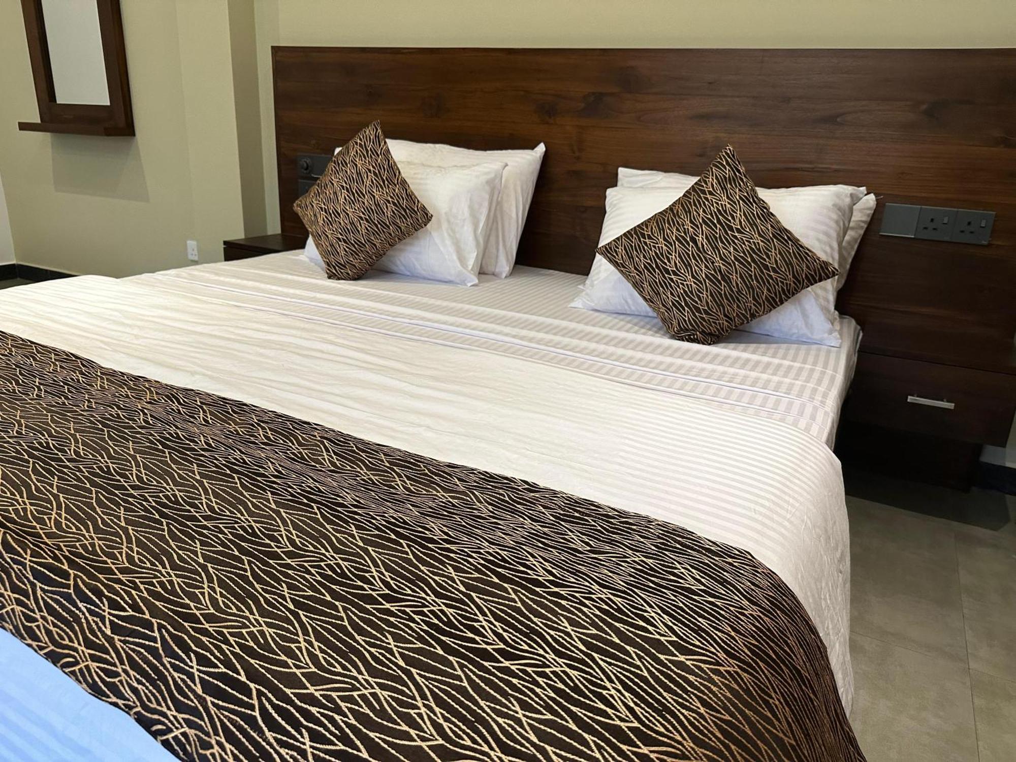 Cocos Polhena Hotel Matara Ngoại thất bức ảnh